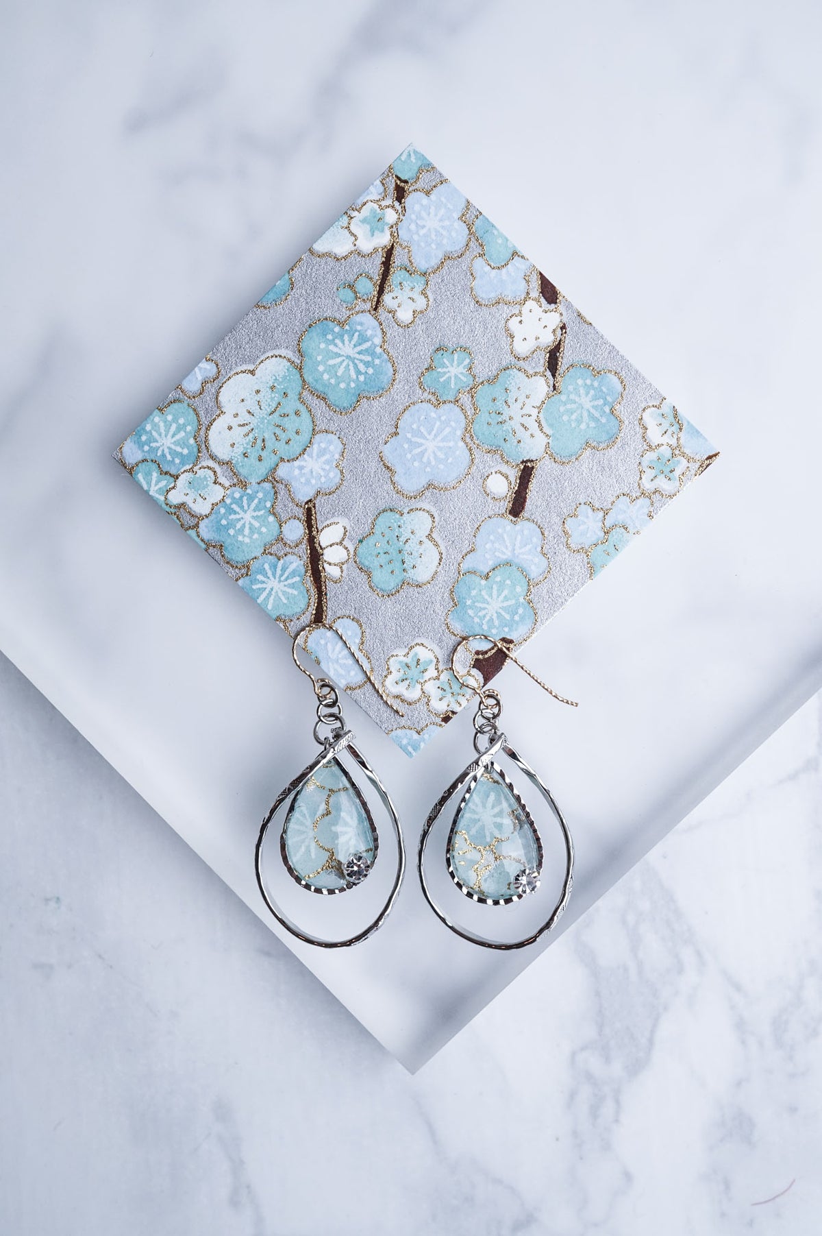 Flower Dew Earrings - Plum (Light Blue)