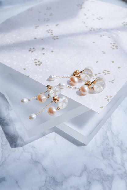 Koharu Earrings -Small Cherry Blossoms (White)-