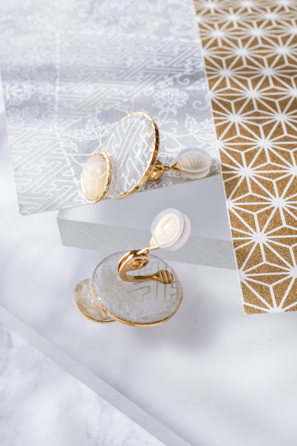 組の耳飾り -紗綾形-