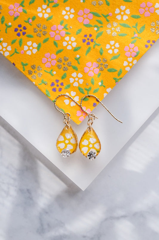 Koharu Earrings -Small Cherry Blossoms (White)-