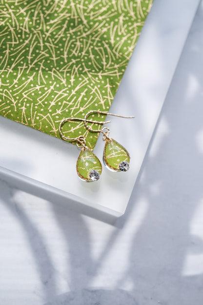 Koharu Earrings -Small Cherry Blossoms (White)-