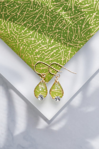 Koharu Earrings -Small Cherry Blossoms (White)-