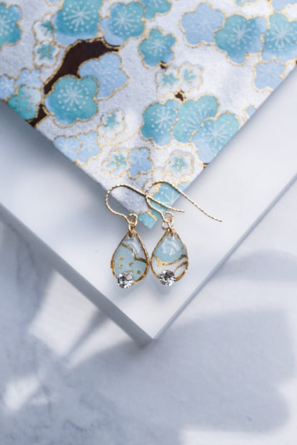 Koharu Earrings -Small Cherry Blossoms (White)-