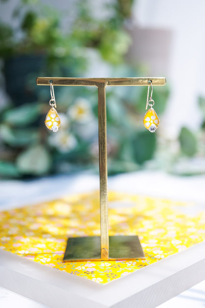 Koharu Earrings -Small Cherry Blossoms (White)-