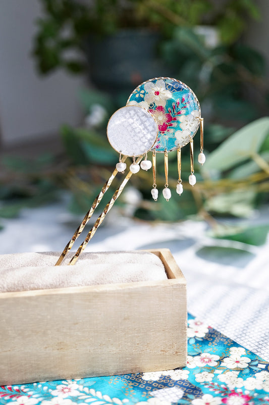 Star Flower Brooch - Lapis Lazuli -