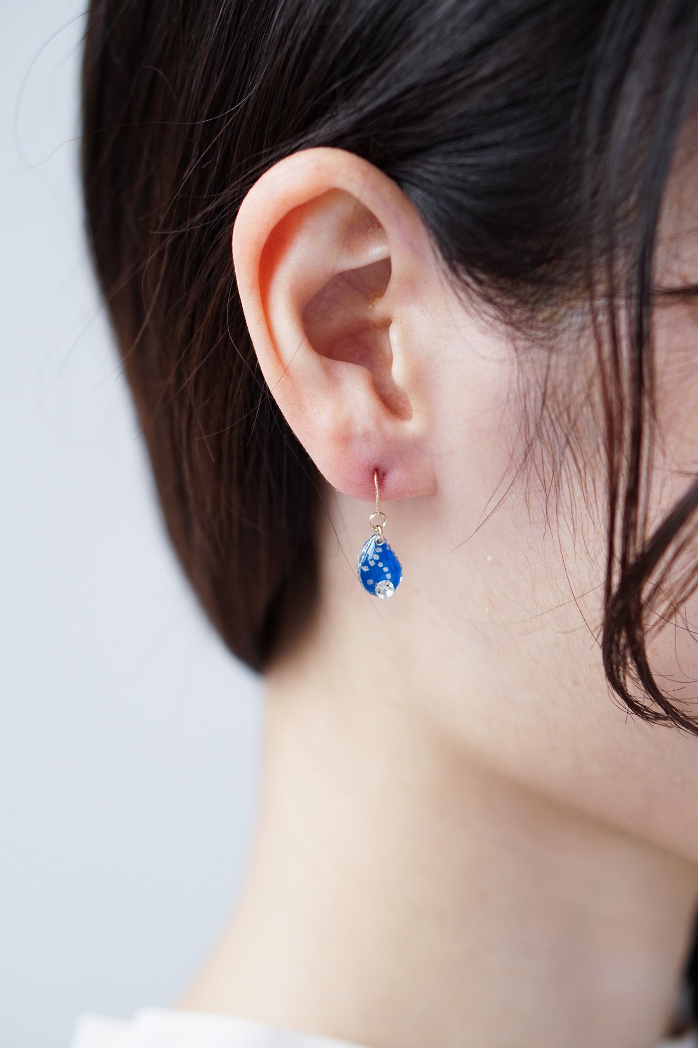 Koharu Earrings -Small Cherry Blossoms (White)-