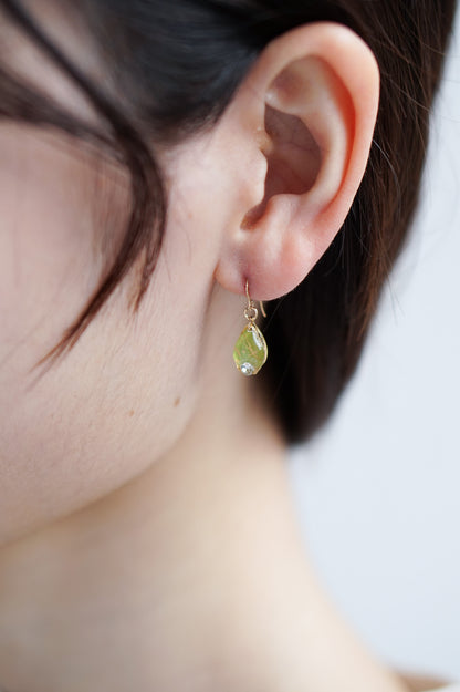 Koharu Earrings -Small Cherry Blossoms (White)-