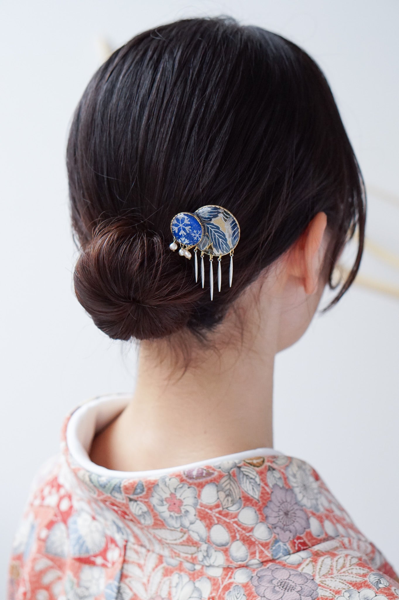 Star Flower Brooch - Lapis Lazuli -