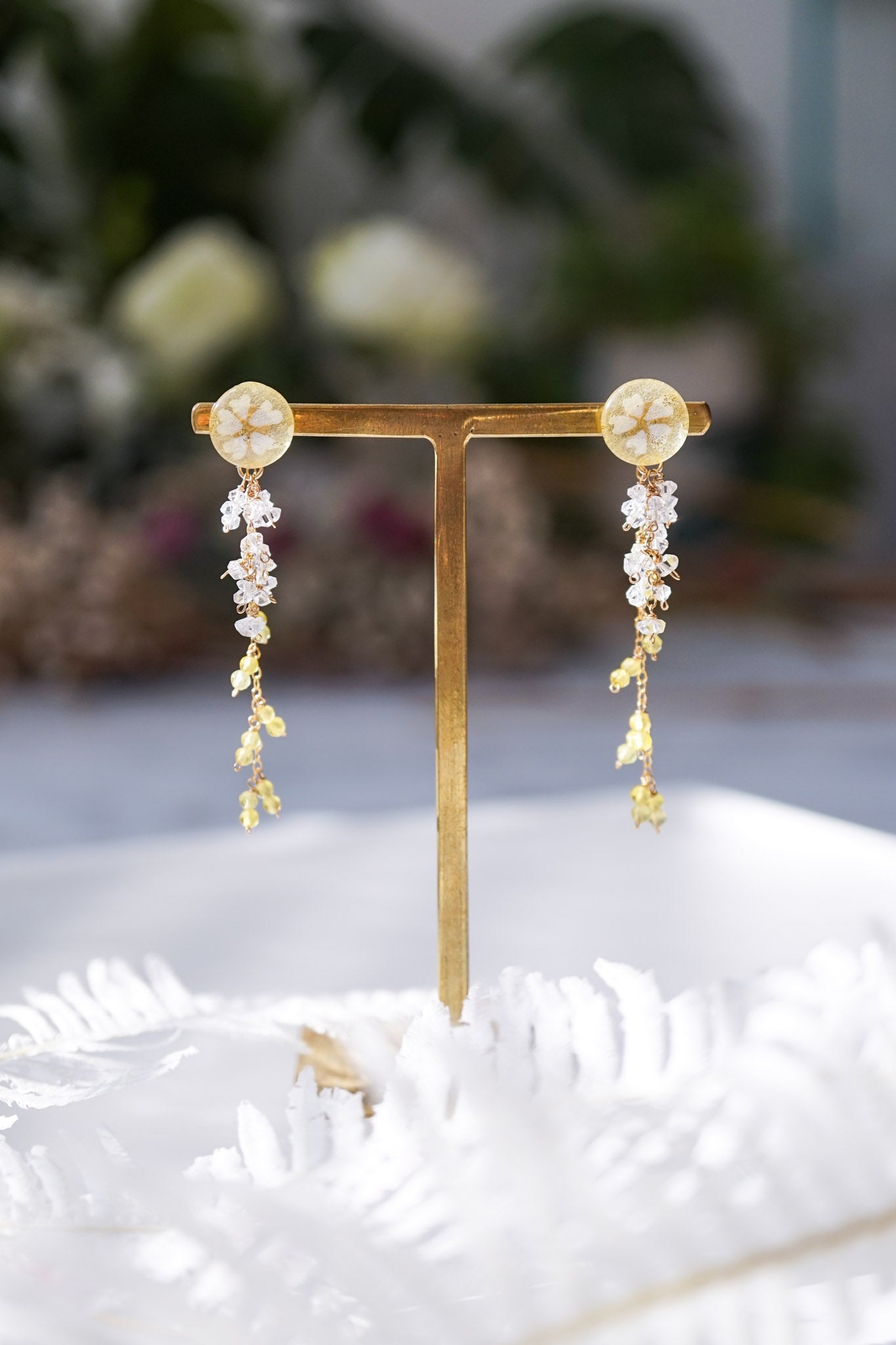 Koyuki earrings - small cherry blossoms (yellow)