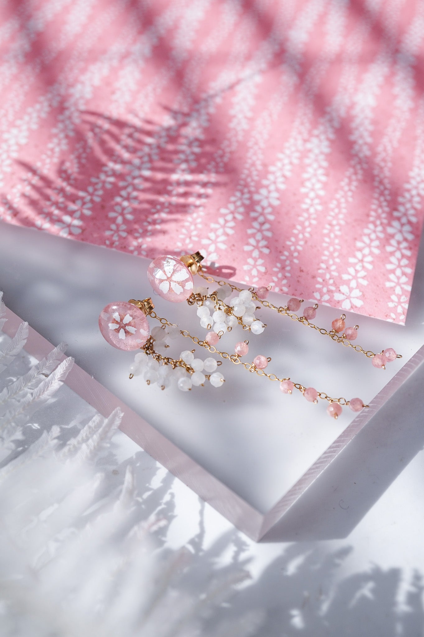 Koyuki earrings - small cherry blossoms (pink)