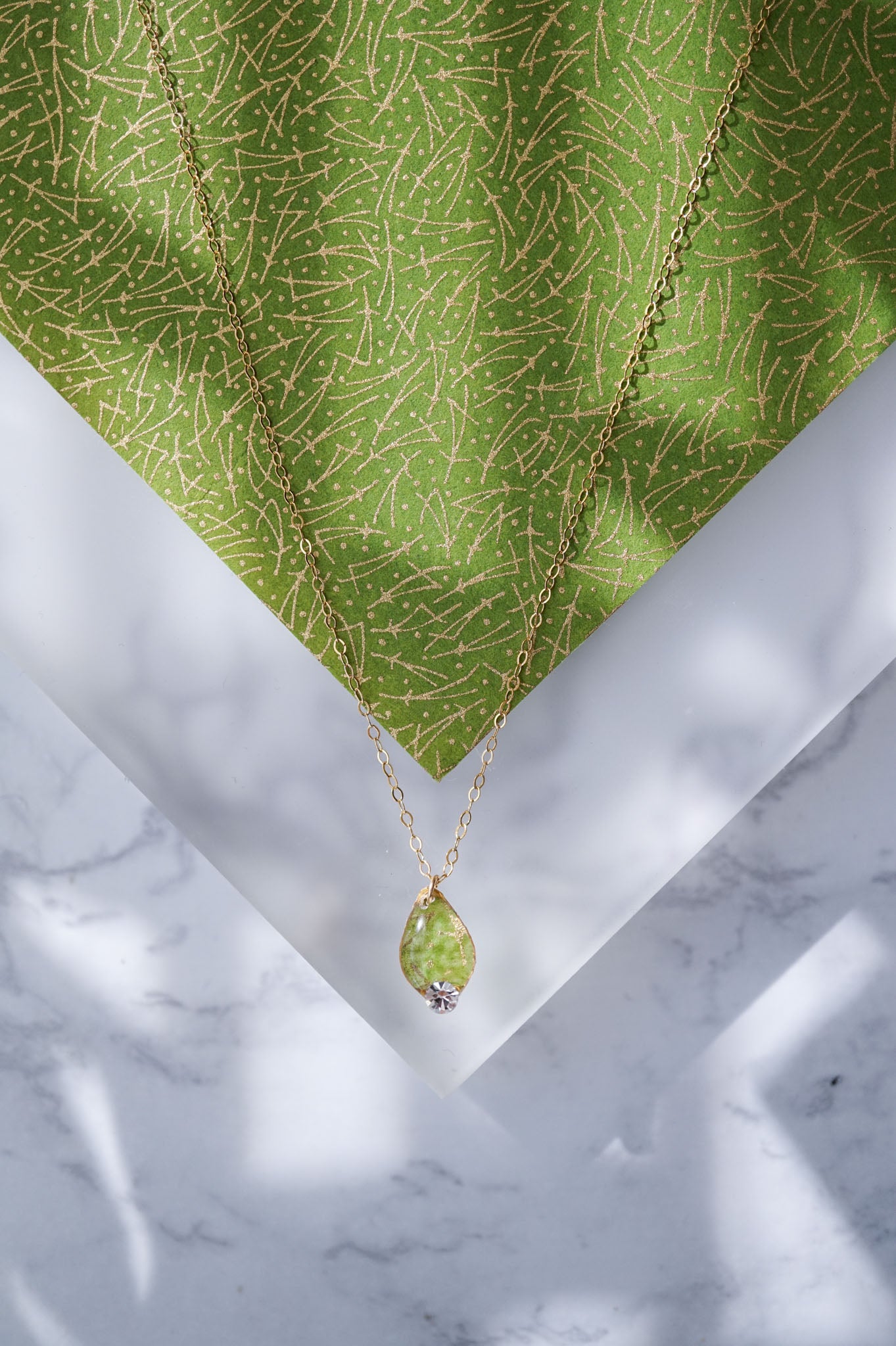 Morning dew necklace - pine needles